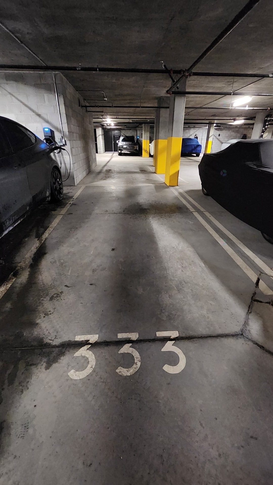 Garage - 301-8320 Boul. St-Laurent, Brossard, QC