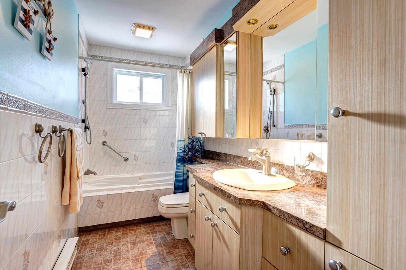 Bathroom - 6600 57E Avenue, Laval (Laval-Ouest), QC - Indoor Photo Showing Bathroom