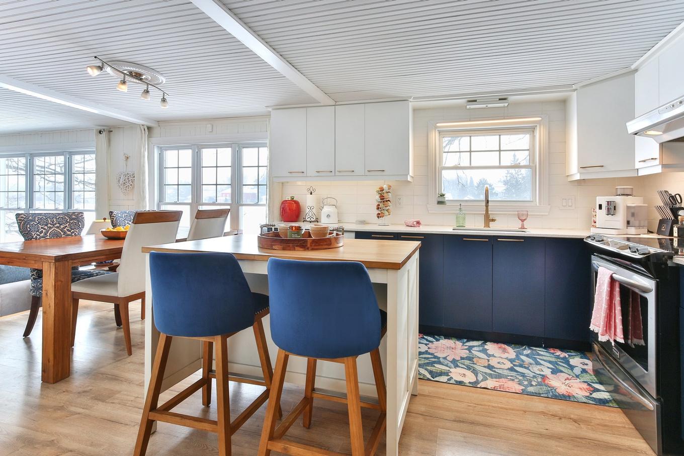 Kitchen - 357 Rue Jean-Talon, Saint-Jean-Sur-Richelieu, QC - Indoor Photo Showing Kitchen With Upgraded Kitchen