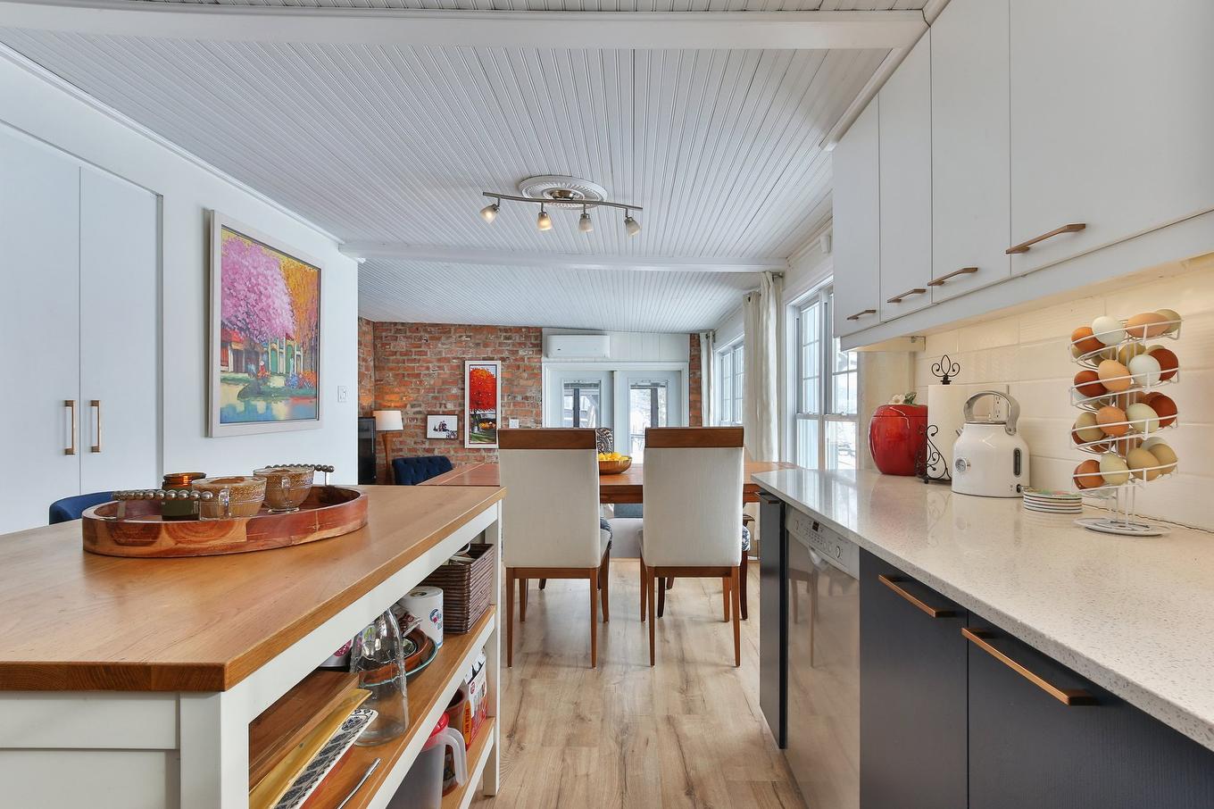 Living room - 357 Rue Jean-Talon, Saint-Jean-Sur-Richelieu, QC - Indoor Photo Showing Living Room