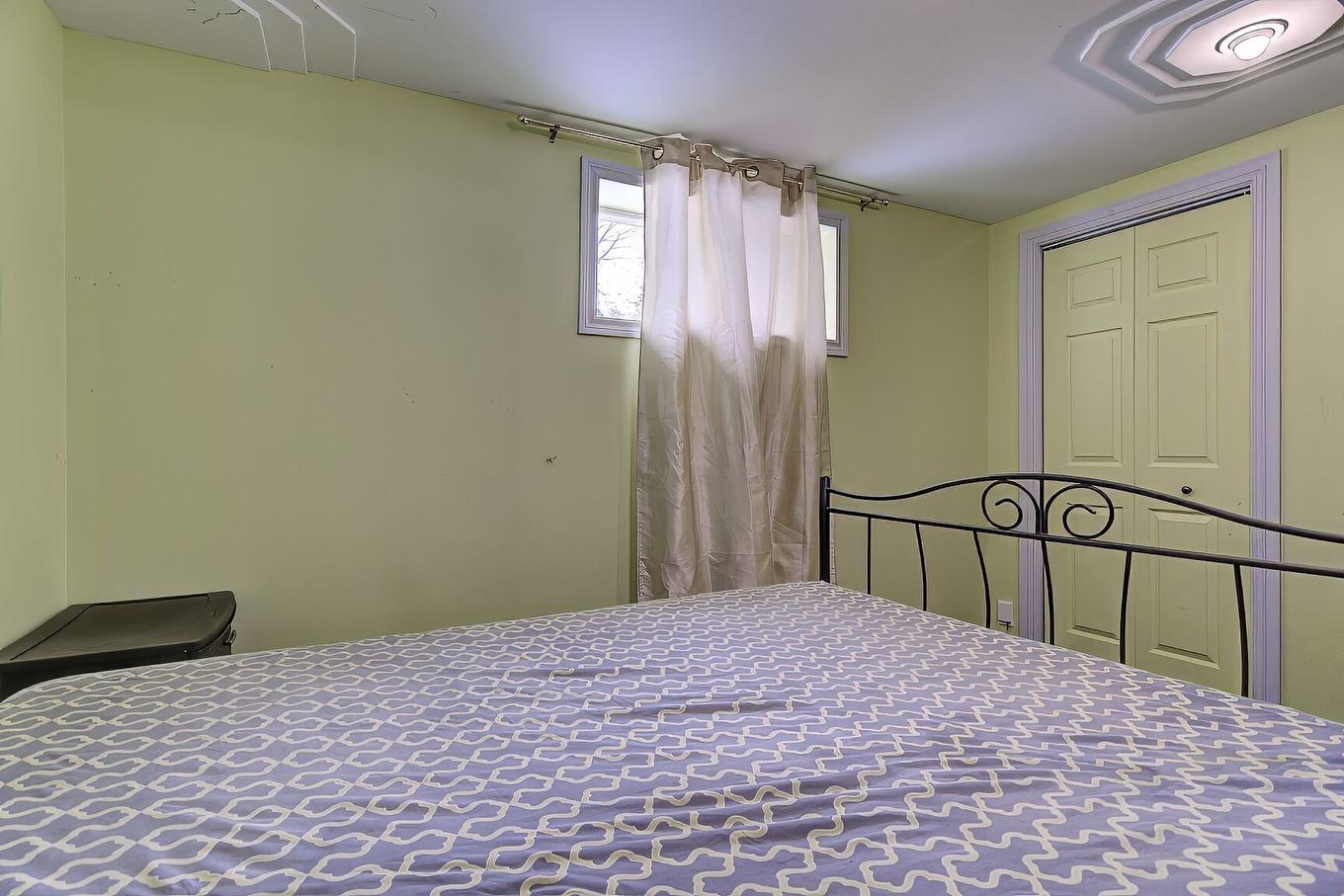 Bedroom - 3261 Rue Du Lilas, Terrebonne (La Plaine), QC - Indoor Photo Showing Bedroom