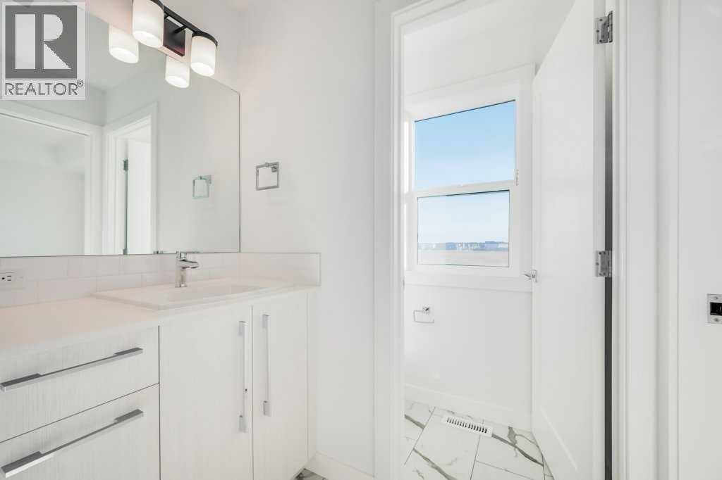 293 Dawson Way, Chestermere, AB - Indoor Photo Showing Bathroom