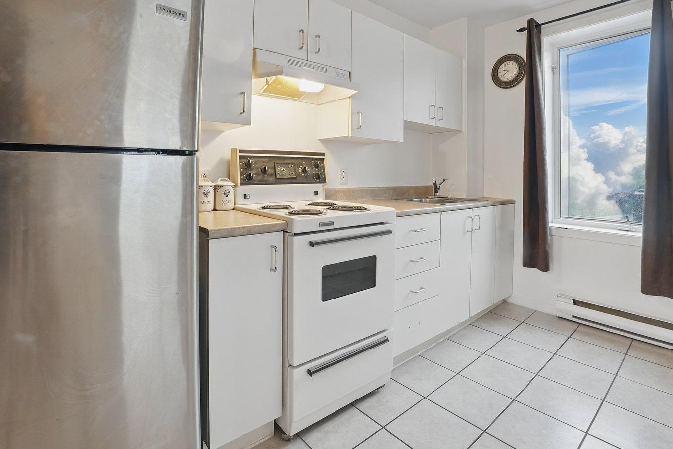Kitchen - 76 Rue Nicolet, Gatineau (Hull), QC - Indoor Photo Showing Kitchen