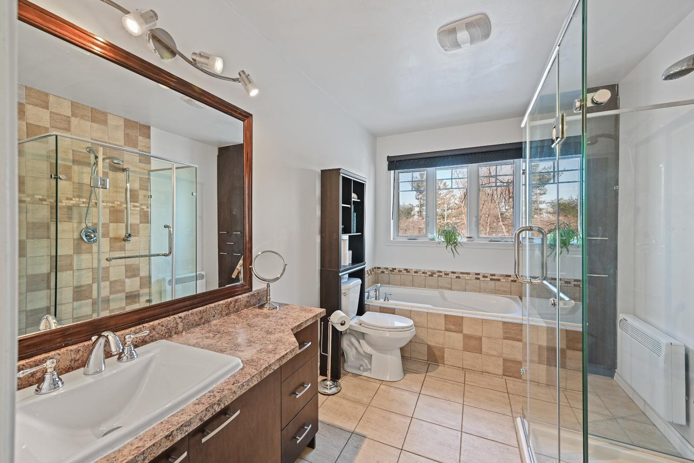 Bathroom - 175 Allée Des Cigales, Saint-Jean-Sur-Richelieu, QC - Indoor Photo Showing Bathroom