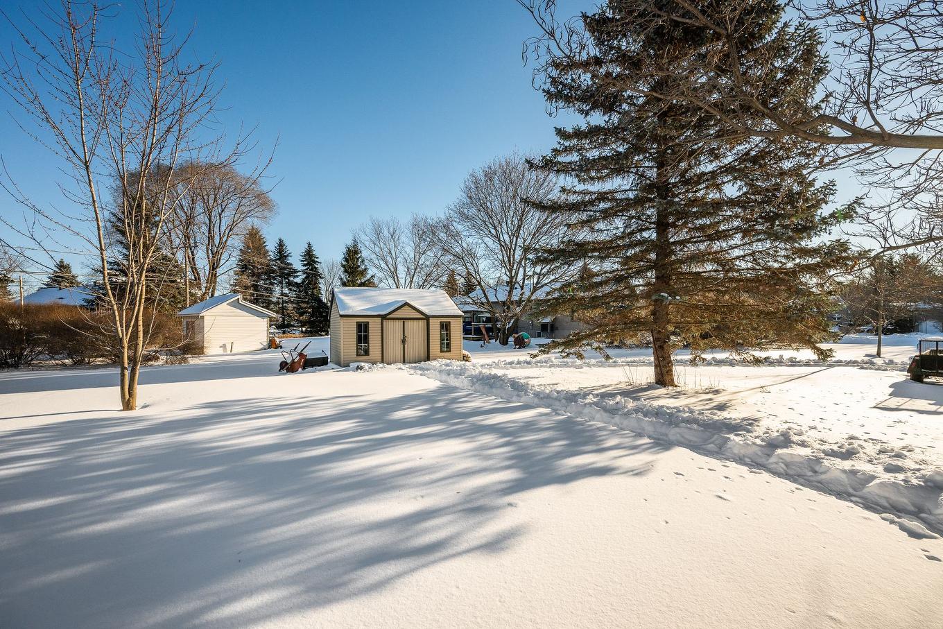 Backyard - 175 Allée Des Cigales, Saint-Jean-Sur-Richelieu, QC - Outdoor