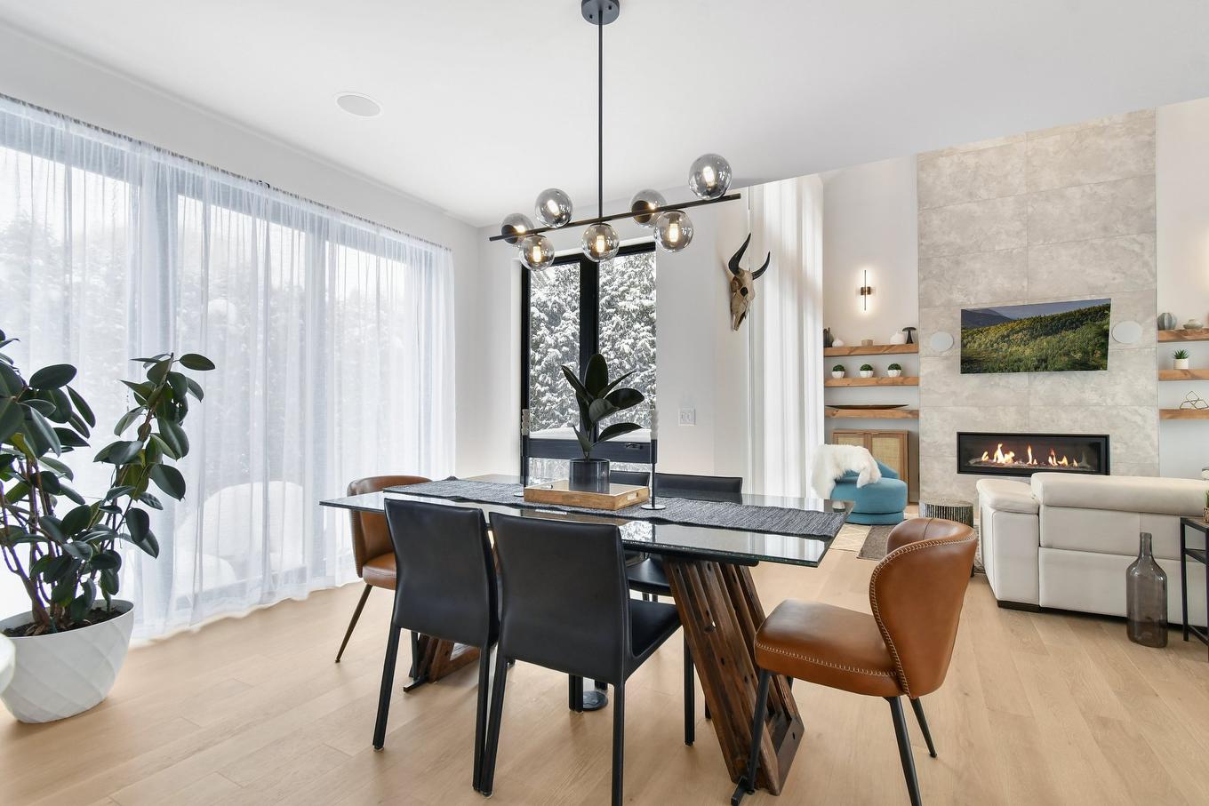 Dining room - 168Z - 170Z 42E Avenue, Terrebonne (Terrebonne), QC - Indoor Photo Showing Other Room With Fireplace