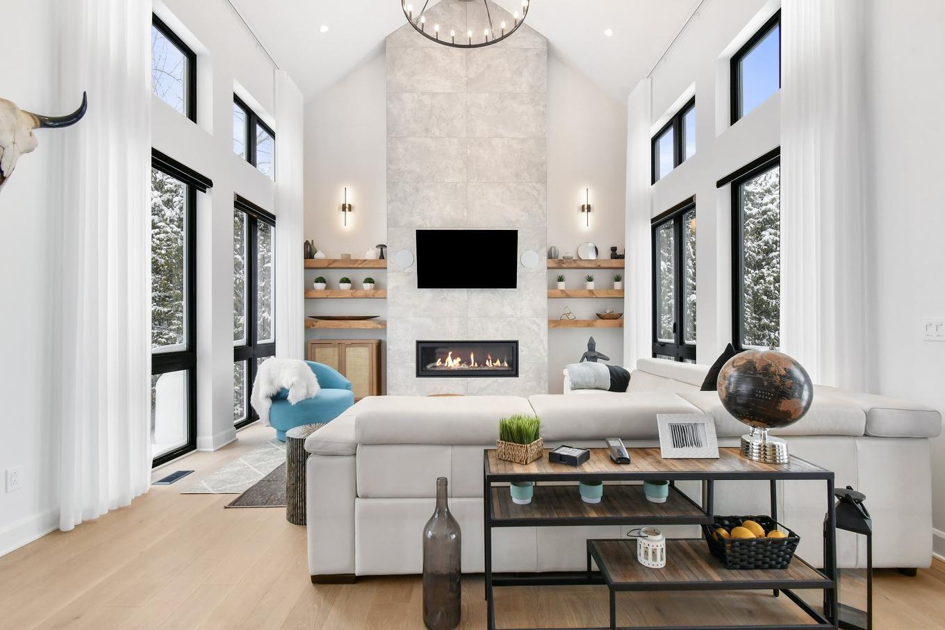 Living room - 168Z - 170Z 42E Avenue, Terrebonne (Terrebonne), QC - Indoor With Fireplace