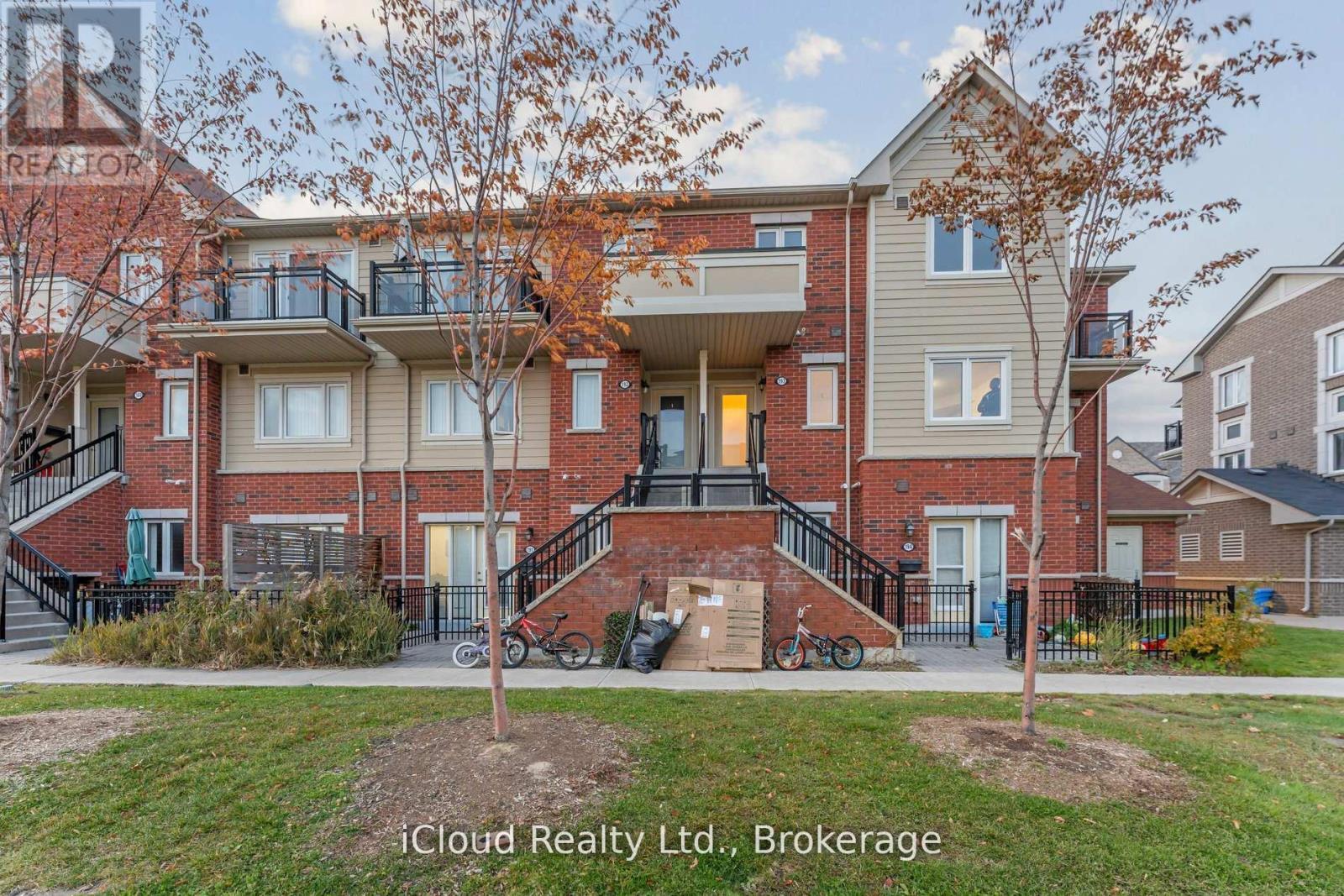 193 - 250 Sunny Meadow Boulevard, Brampton, ON - Outdoor