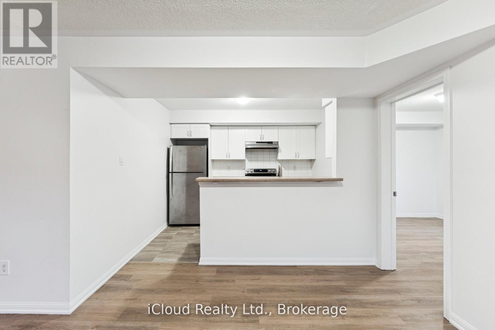 193 - 250 Sunny Meadow Boulevard, Brampton, ON - Indoor Photo Showing Kitchen