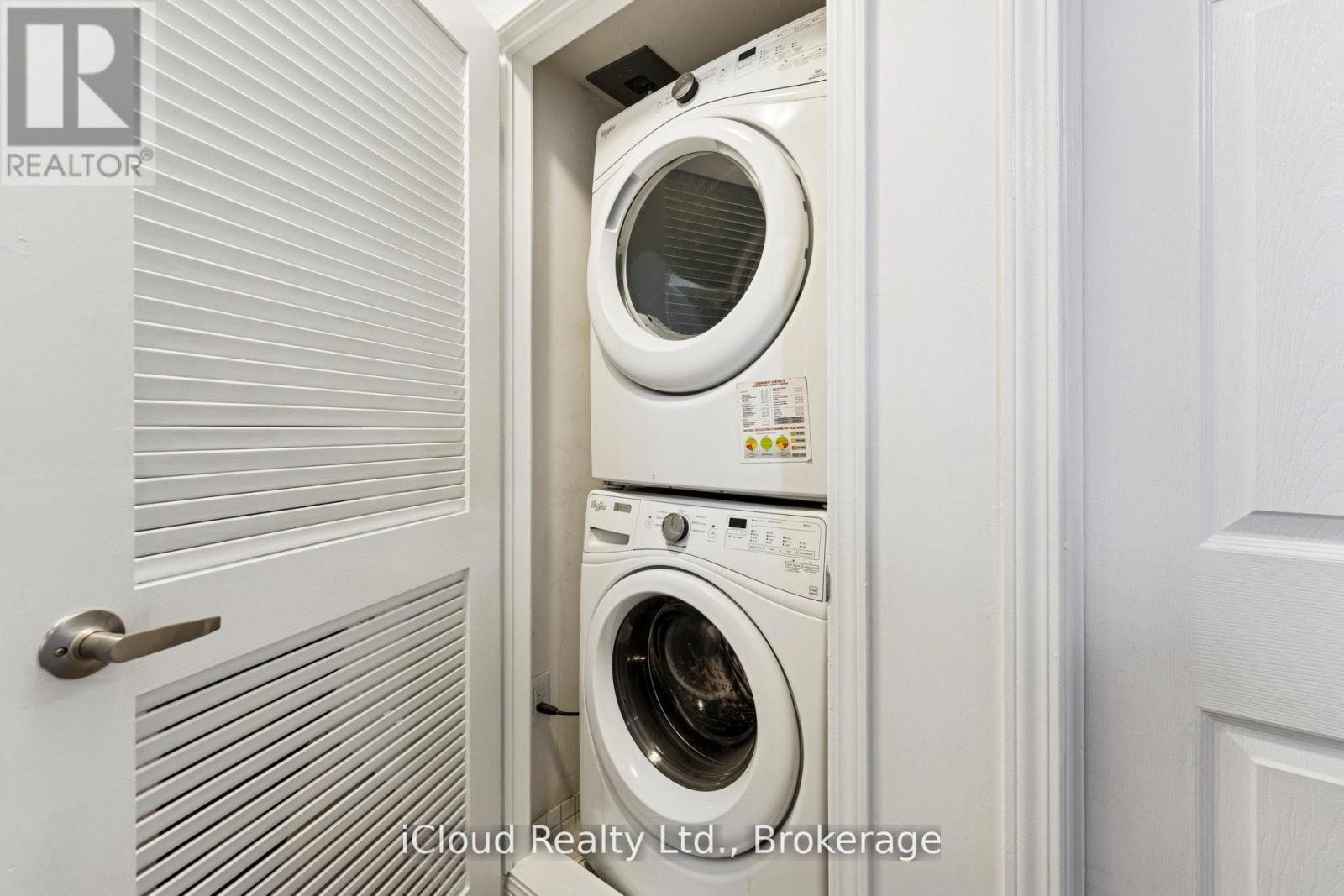 193 - 250 Sunny Meadow Boulevard, Brampton, ON - Indoor Photo Showing Laundry Room