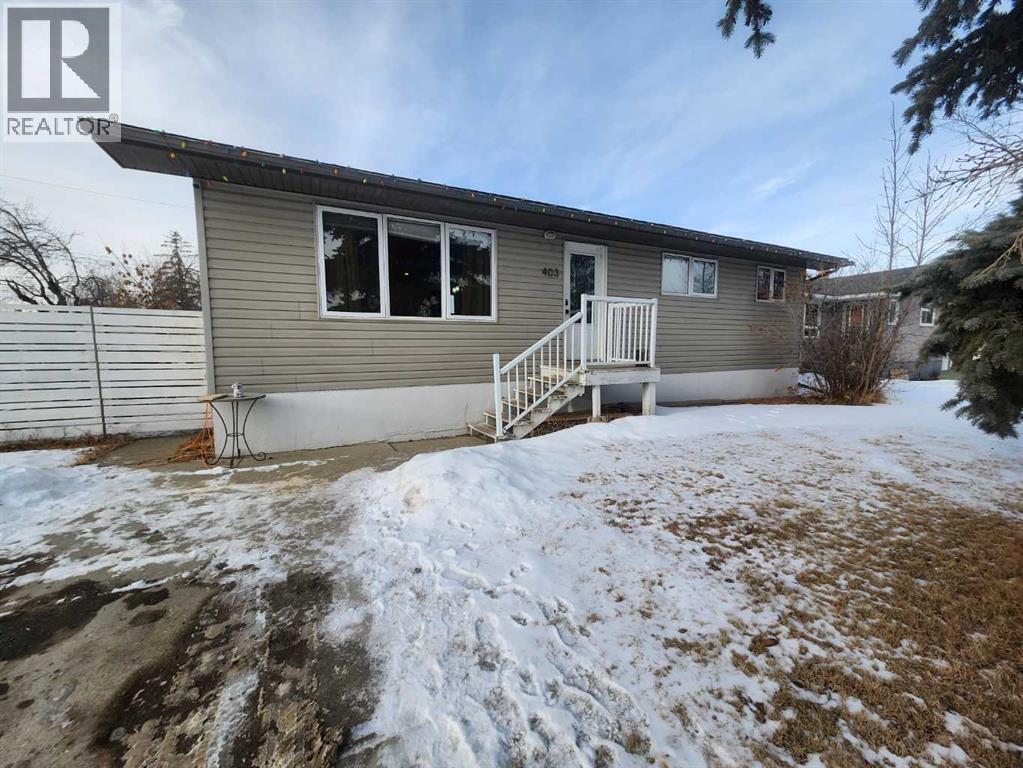 403 11 Street E, Drumheller, AB - Outdoor With Exterior