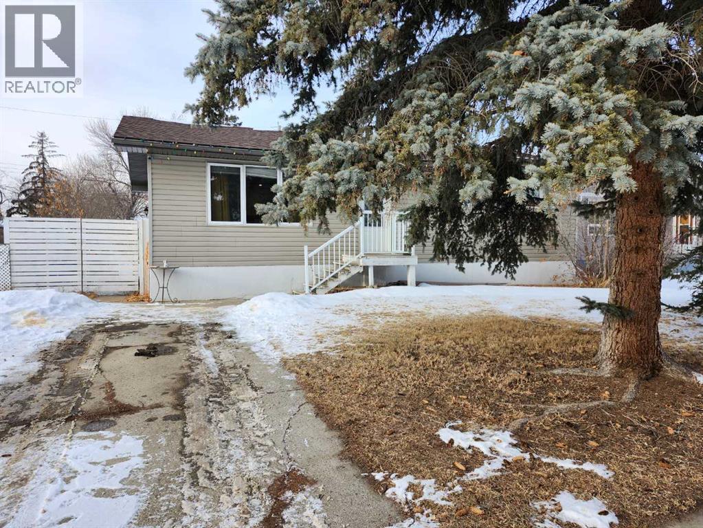 403 11 Street E, Drumheller, AB - Outdoor