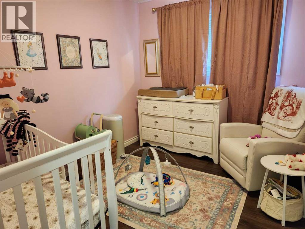 403 11 Street E, Drumheller, AB - Indoor