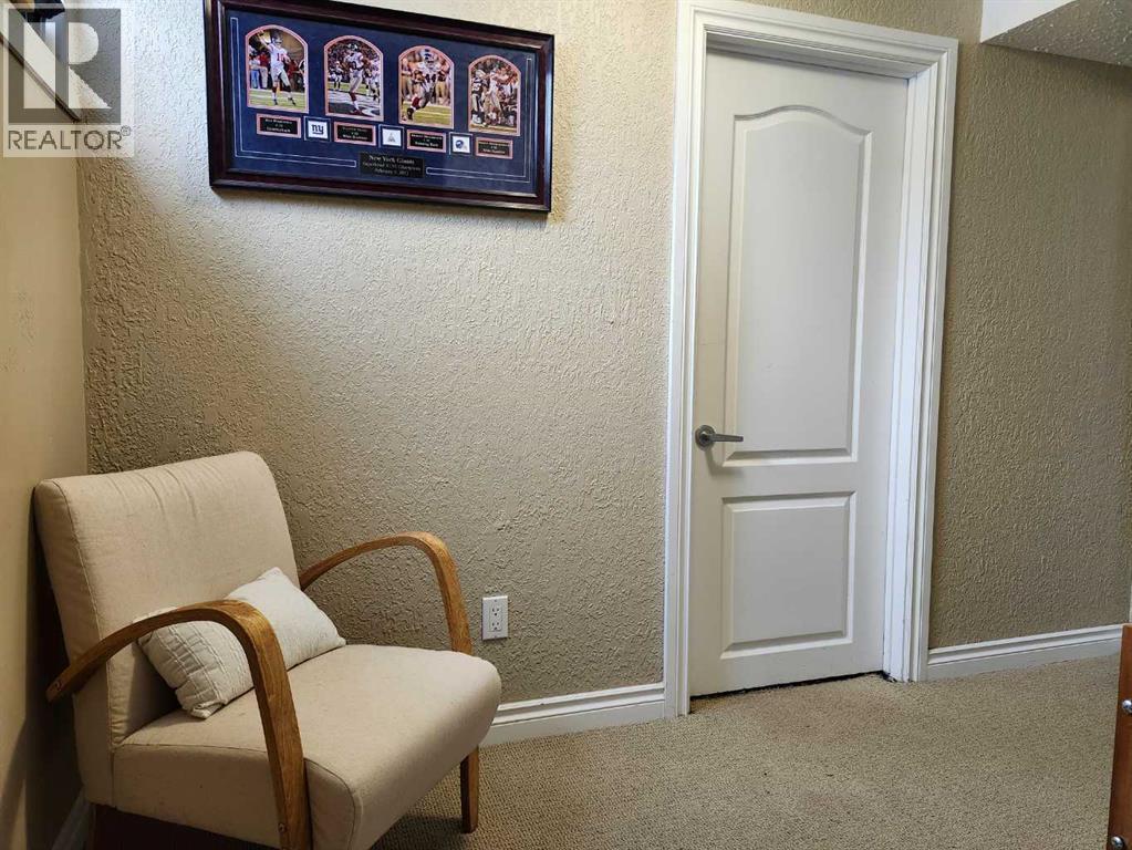 403 11 Street E, Drumheller, AB - Indoor Photo Showing Other Room