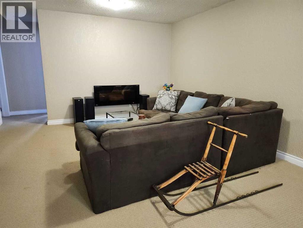 403 11 Street E, Drumheller, AB - Indoor