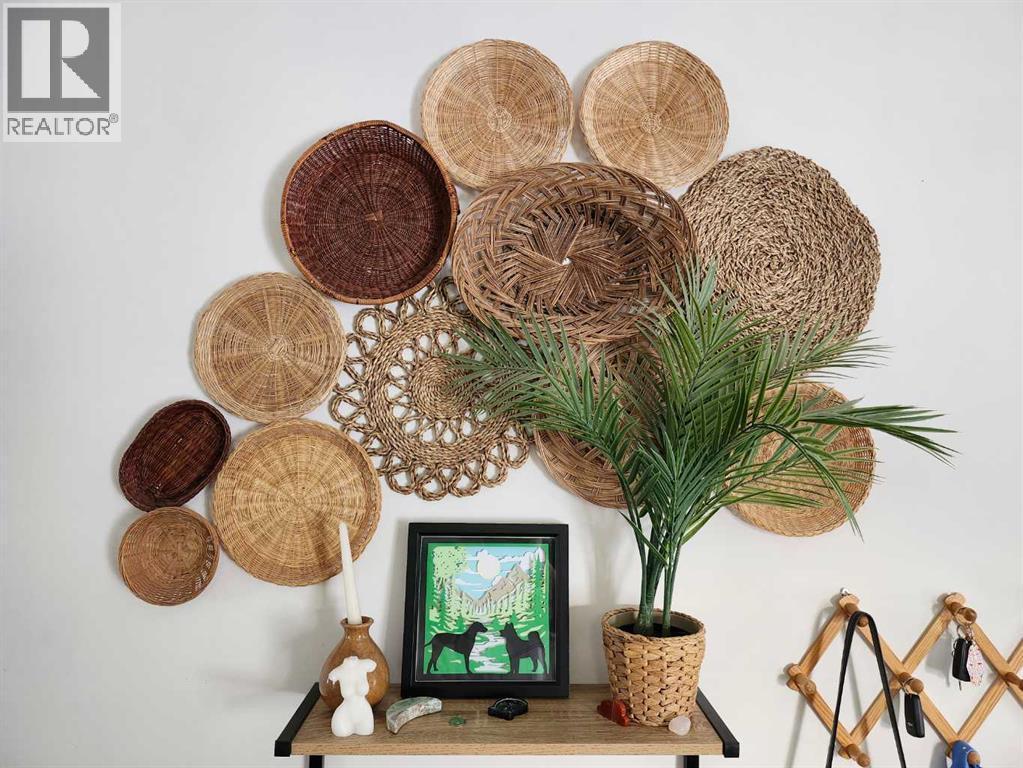 403 11 Street E, Drumheller, AB - Indoor