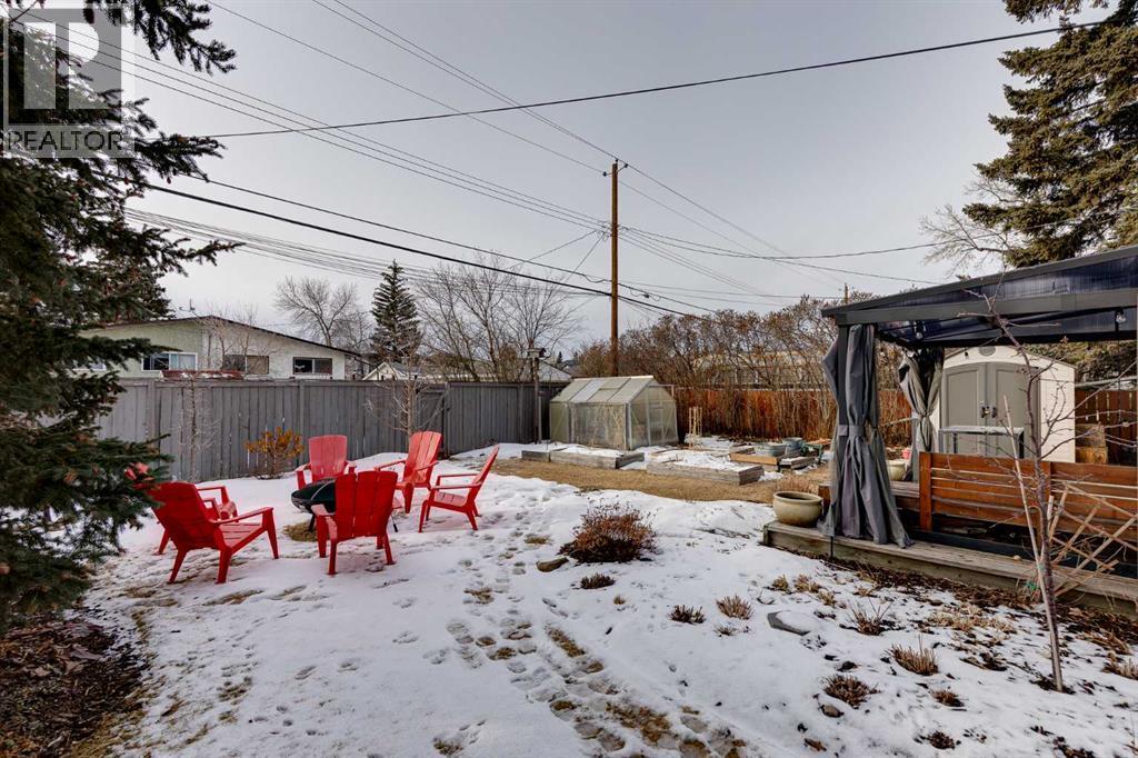 4351 70 Street Nw, Calgary, AB - Outdoor