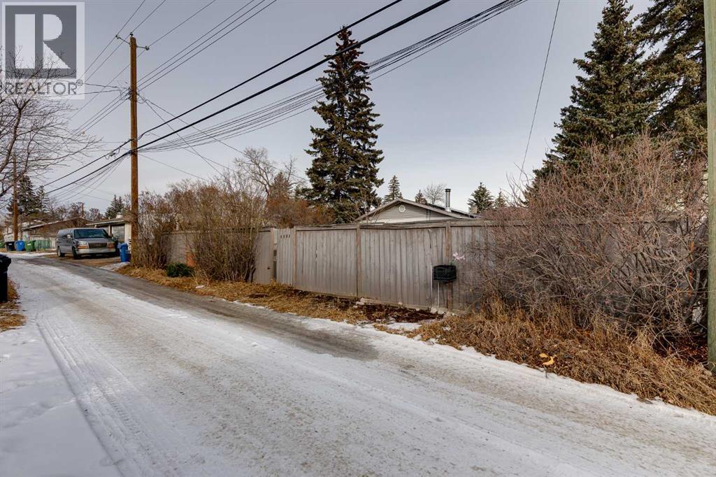 4351 70 Street Nw, Calgary, AB - Outdoor