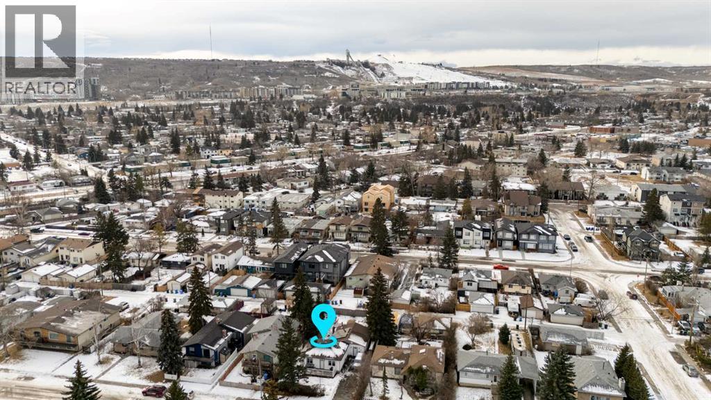 4351 70 Street Nw, Calgary, AB - Outdoor With View
