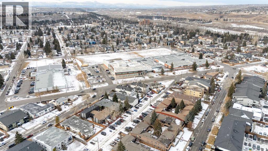 4351 70 Street Nw, Calgary, AB - Outdoor With View