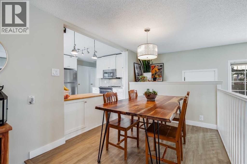 4351 70 Street Nw, Calgary, AB - Indoor Photo Showing Dining Room