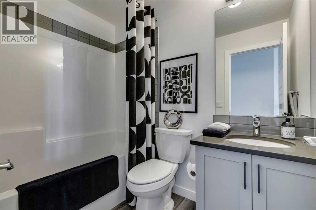 592 Buffaloberry Manor Se, Calgary, AB - Indoor Photo Showing Bathroom