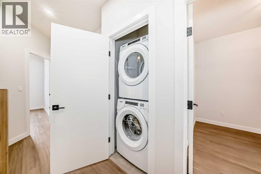 1729 31 Street Sw, Calgary, AB - Indoor Photo Showing Laundry Room