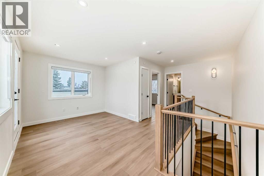 1729 31 Street Sw, Calgary, AB - Indoor Photo Showing Other Room