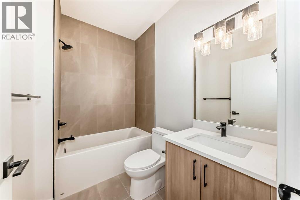 Unit 201B - 1729 31 Street Sw, Calgary, AB - Indoor Photo Showing Bathroom