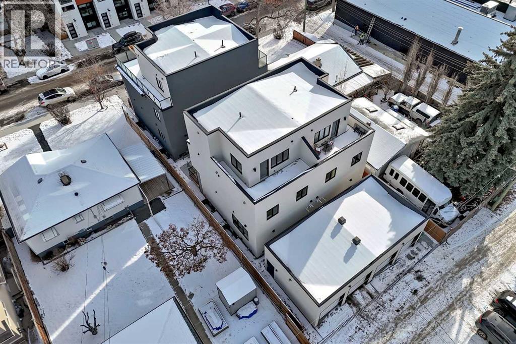 1729 31 Street Sw, Calgary, AB -