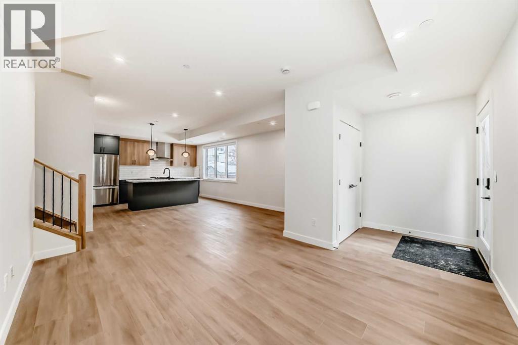 1729 31 Street Sw, Calgary, AB - Indoor