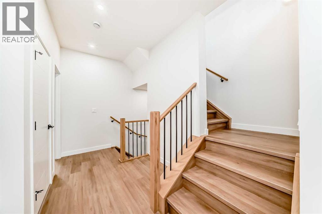 1729 31 Street Sw, Calgary, AB - Indoor Photo Showing Other Room