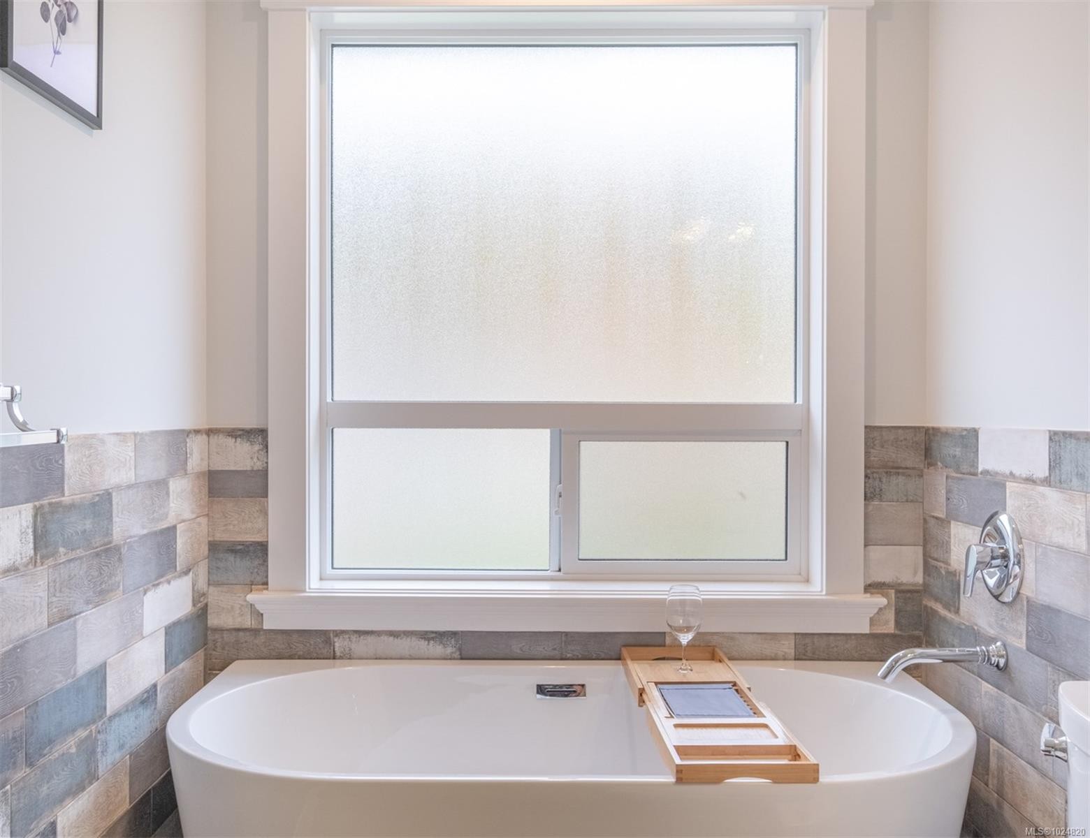 1700 Warn Way, Qualicum Beach, BC