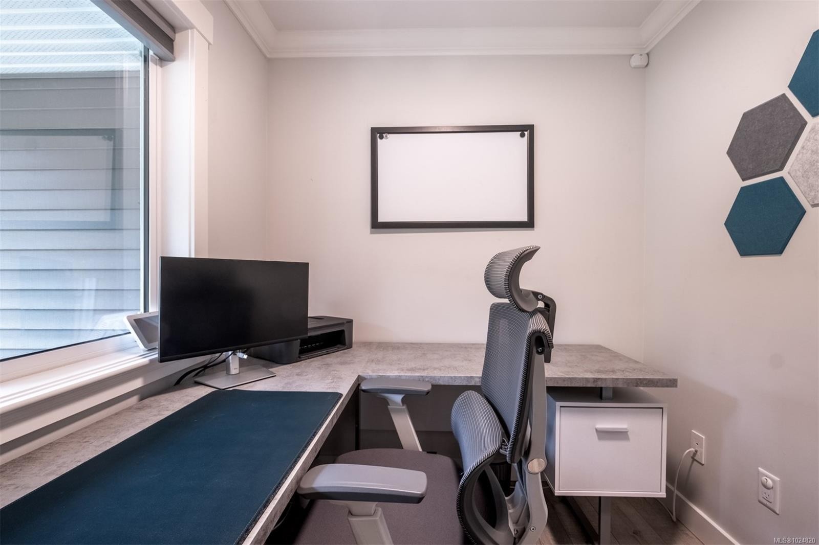 1700 Warn Way, Qualicum Beach, BC