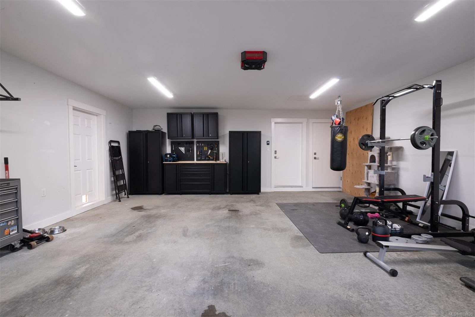 1700 Warn Way, Qualicum Beach, BC