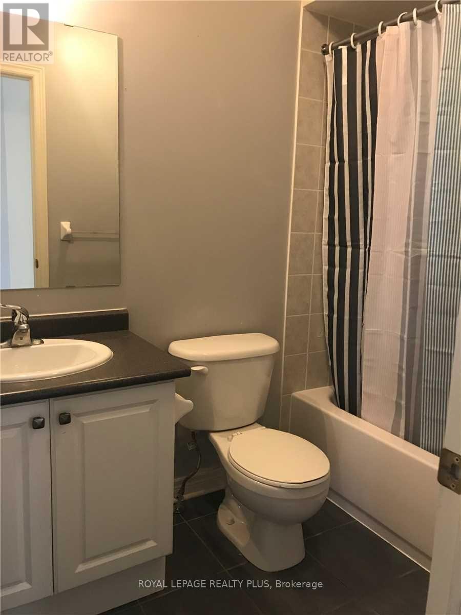 4639 Centretown Way, Mississauga, ON - Indoor Photo Showing Bathroom