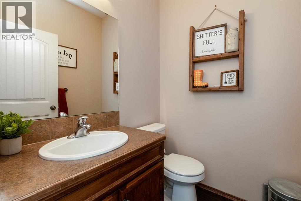 4828 55 Boulevard Close, Innisfail, AB - Indoor Photo Showing Bathroom