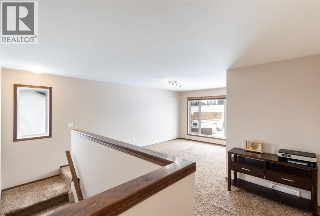 4828 55 Boulevard Close, Innisfail, AB - Indoor Photo Showing Other Room