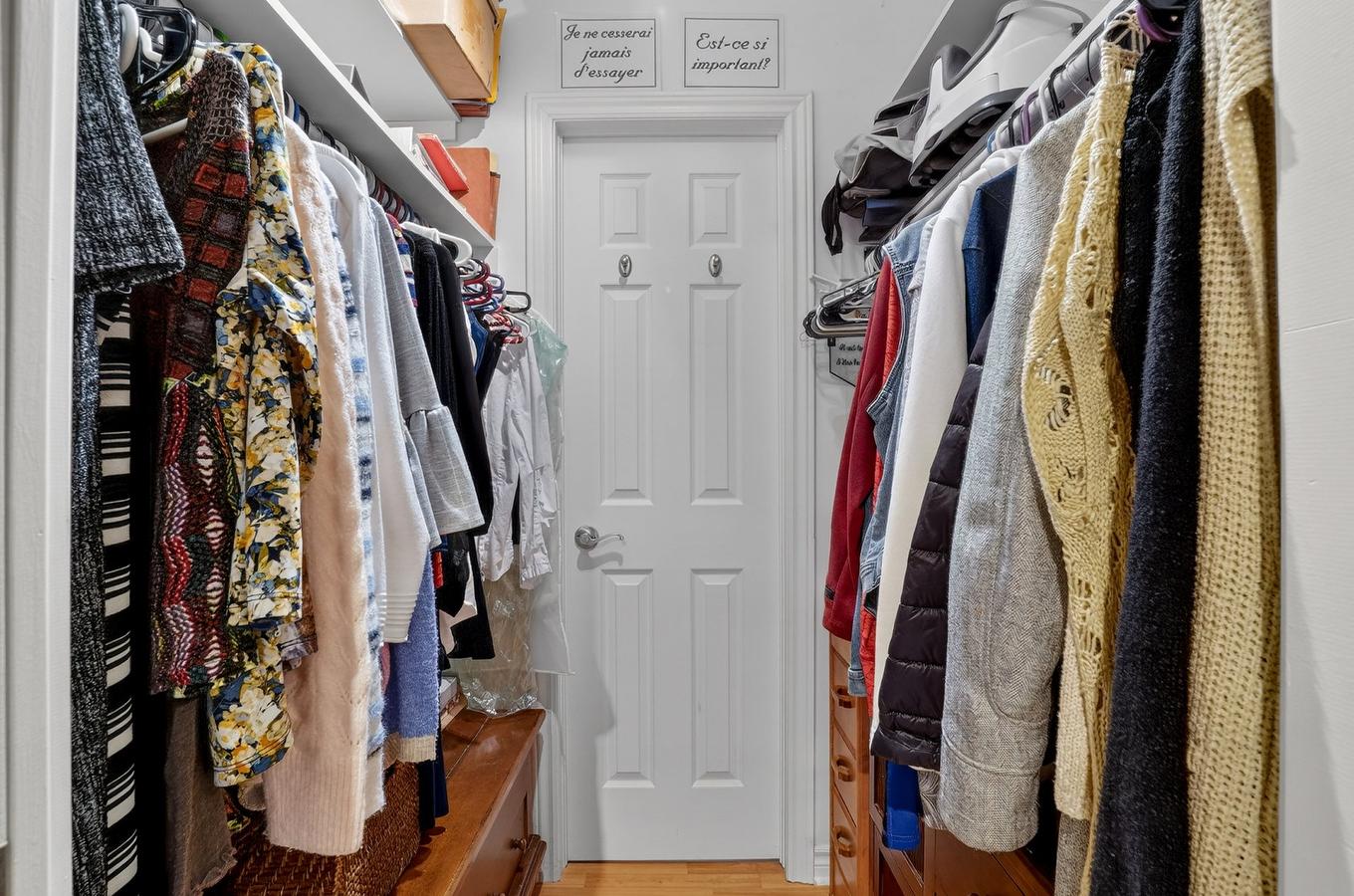 Penderie (Walk-in) - 301-219 Boul. Ste-Rose E., Laval (Auteuil), QC - Indoor With Storage