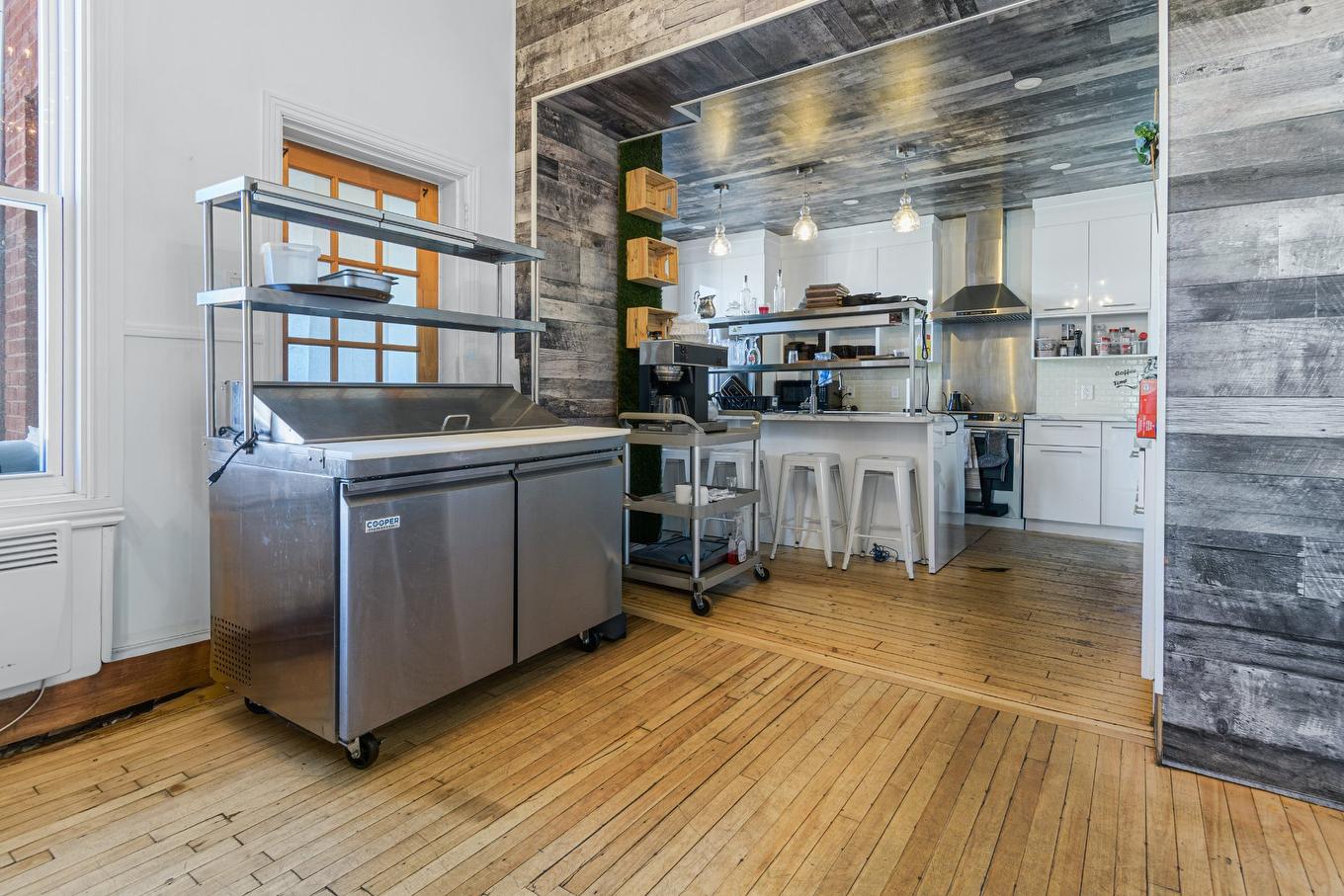 Kitchen - 133 Av. Bethany, Lachute, QC - Indoor Photo Showing Laundry Room