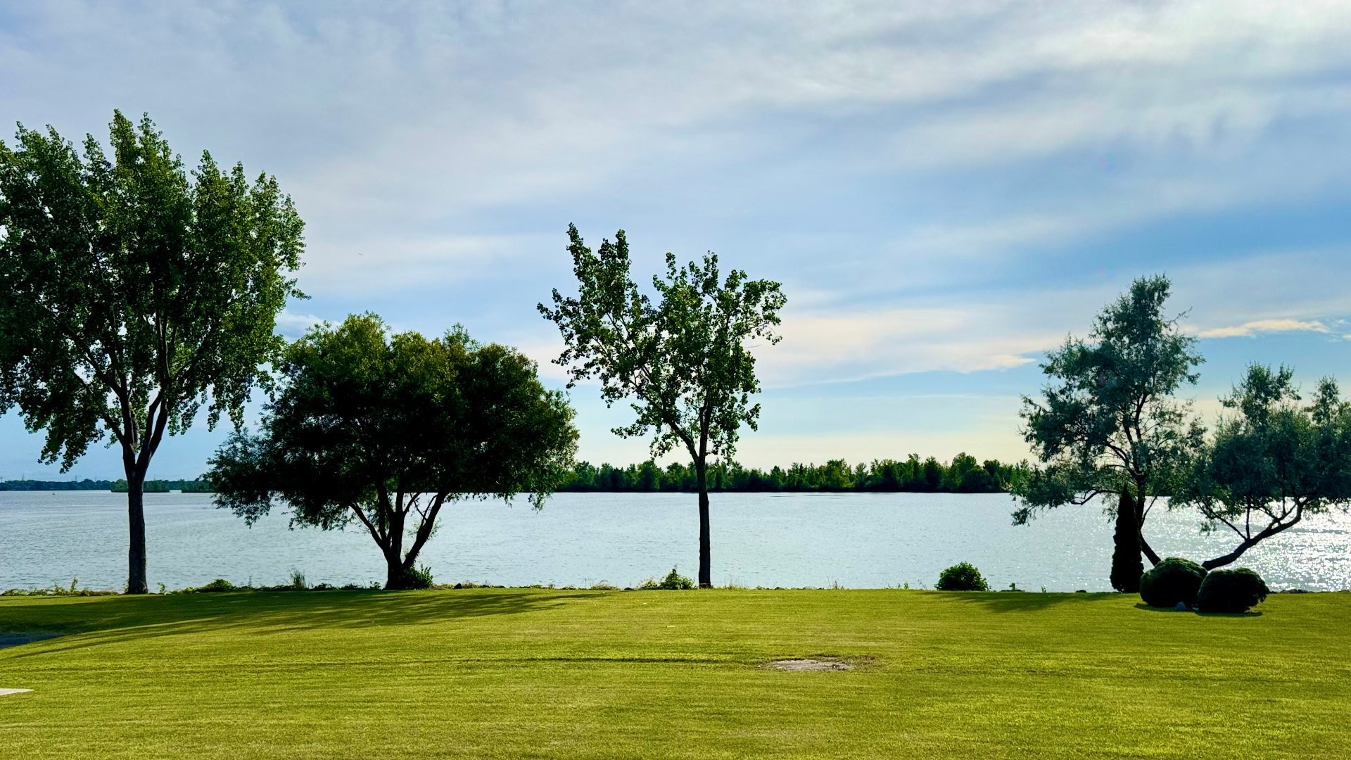 Vue sur l'eau - 5-9300 Rue Rubaniers, Brossard, QC - Outdoor With Body Of Water With View