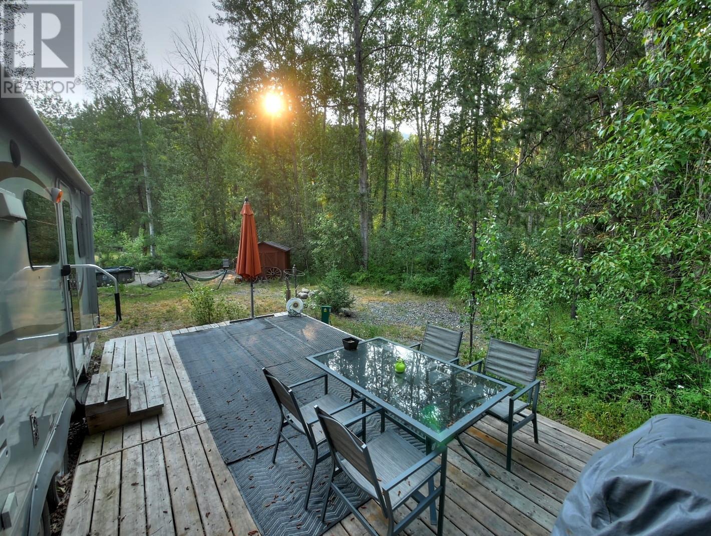 8202 Livesly Road Unit# 2, Yahk, BC