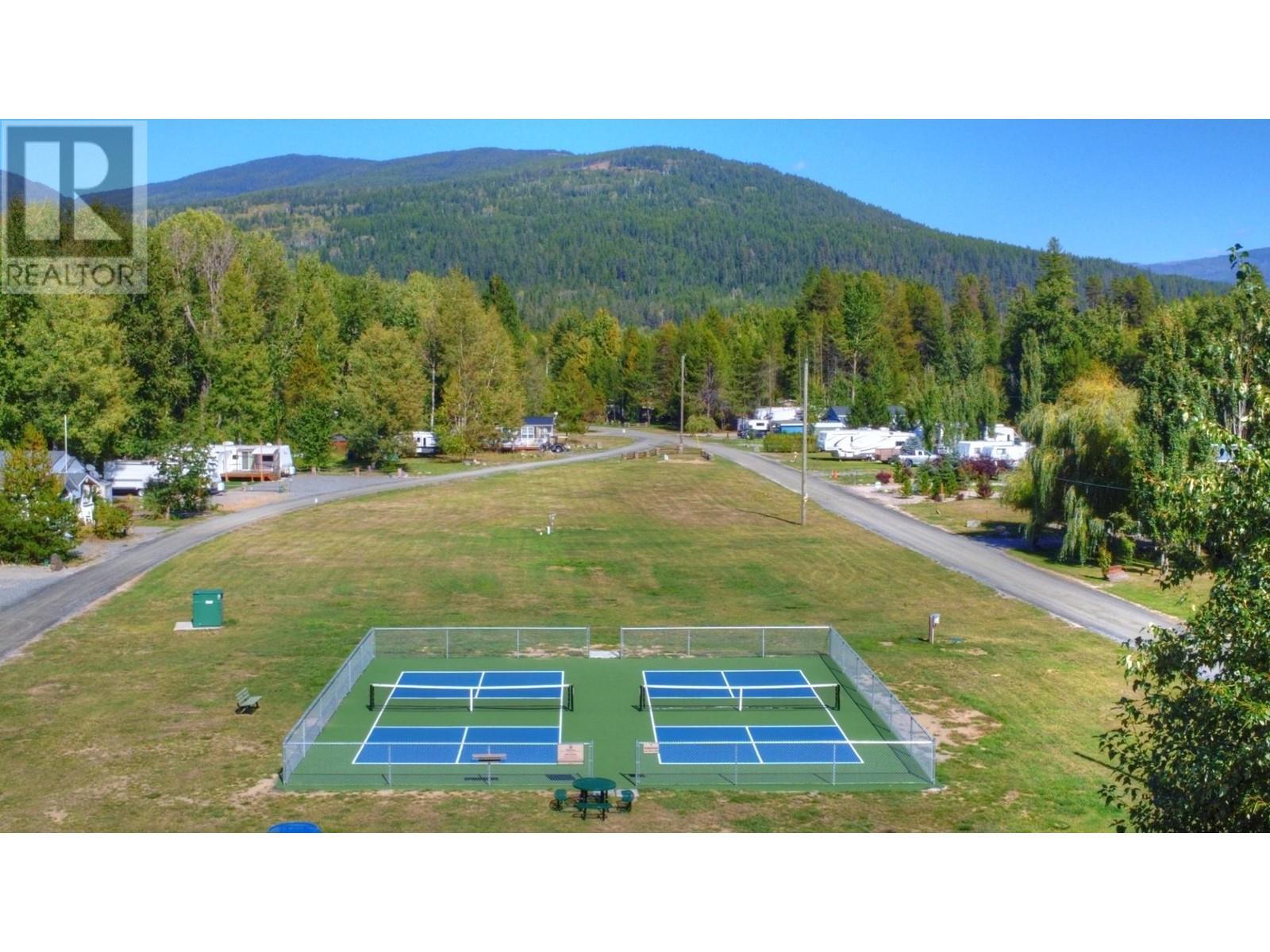 8202 Livesly Road Unit# 2, Yahk, BC