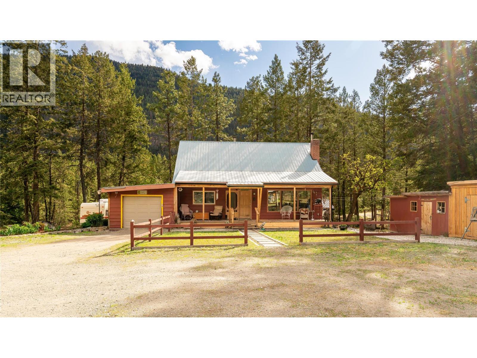 6257 Highway 3, Hedley, BC - Outdoor With Deck Patio Veranda