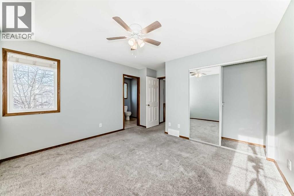 Primary bedroom with 3 piece ensuite - 21 Hillview Road, Strathmore, AB - Indoor Photo Showing Other Room