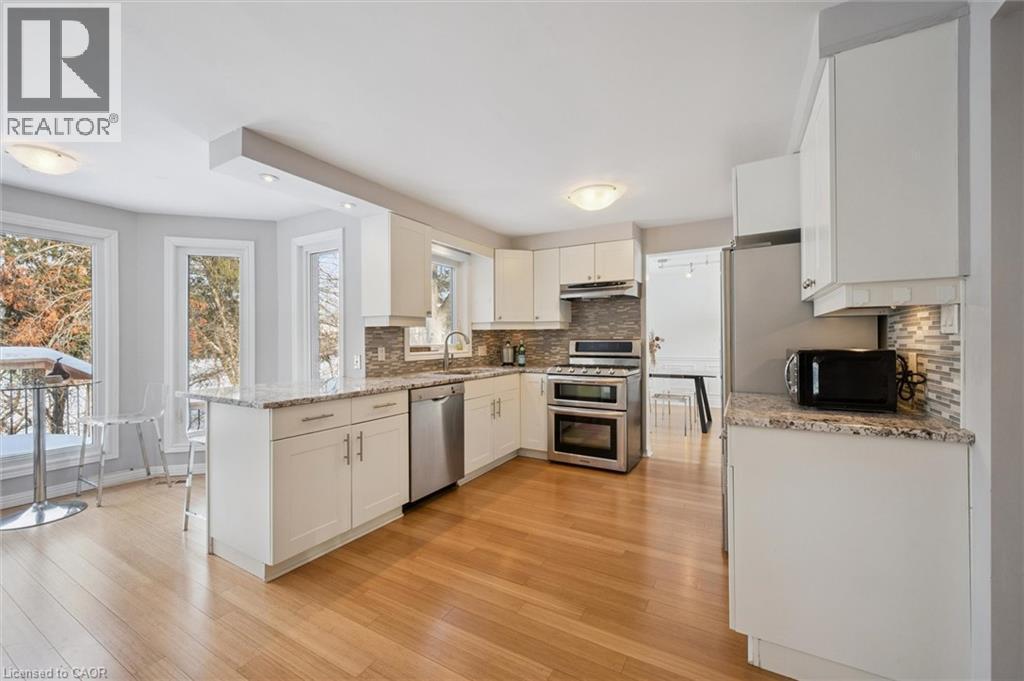 33 Manitoulin Crescent, Kitchener, ON - Indoor Photo Showing Kitchen