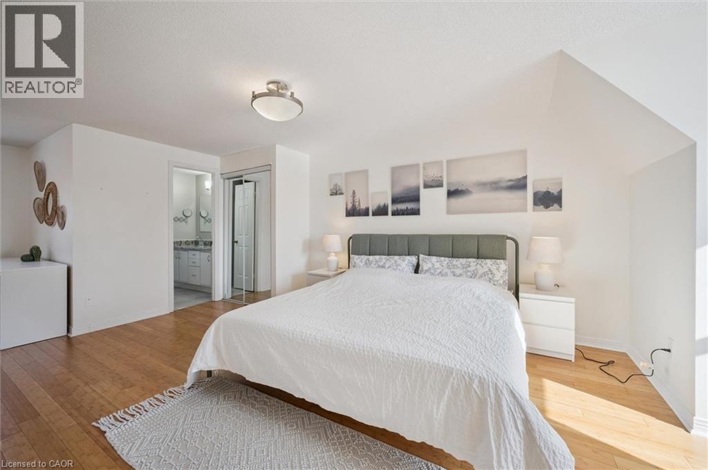 33 Manitoulin Crescent, Kitchener, ON - Indoor Photo Showing Bedroom