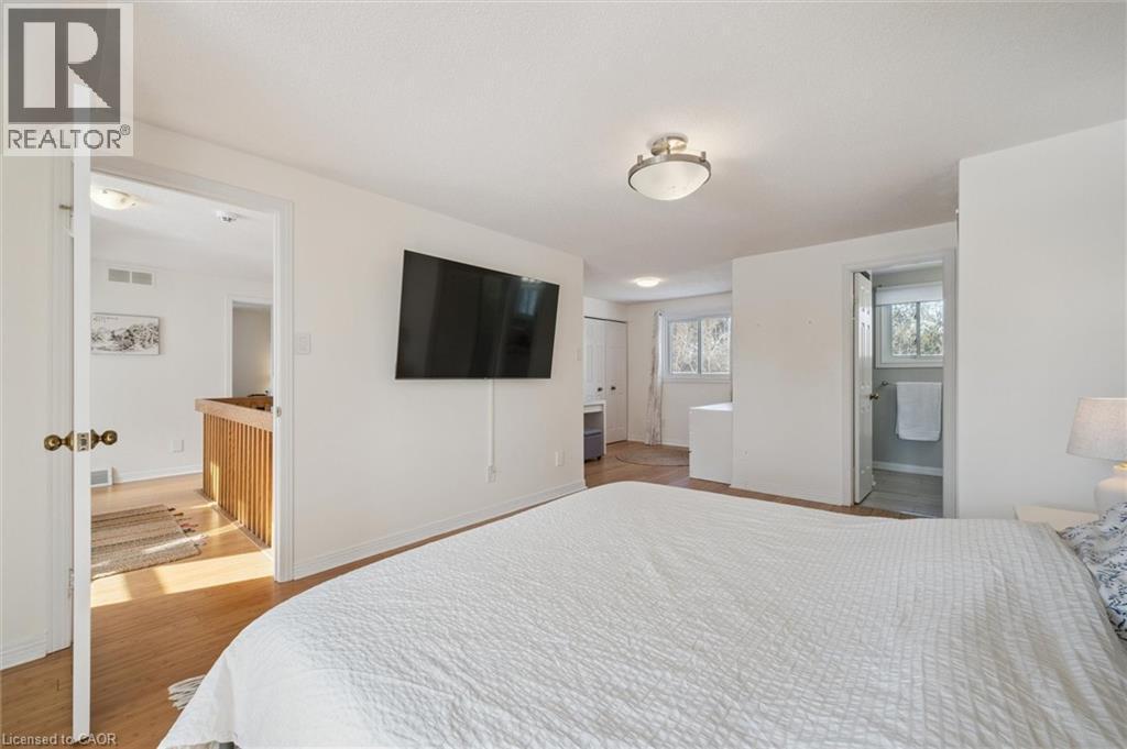 33 Manitoulin Crescent, Kitchener, ON - Indoor Photo Showing Bedroom