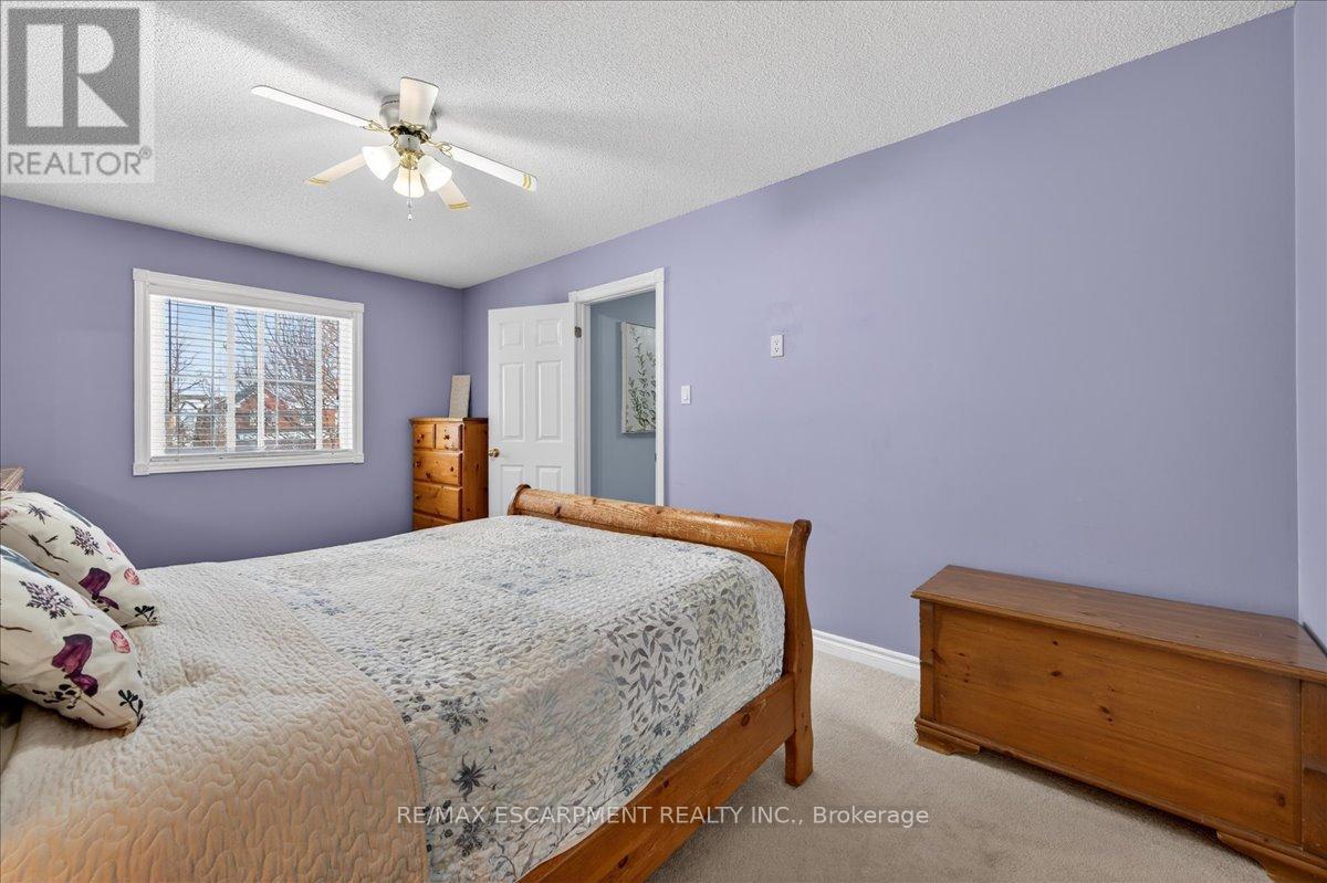71 Royaledge Way, Hamilton, ON - Indoor Photo Showing Bedroom