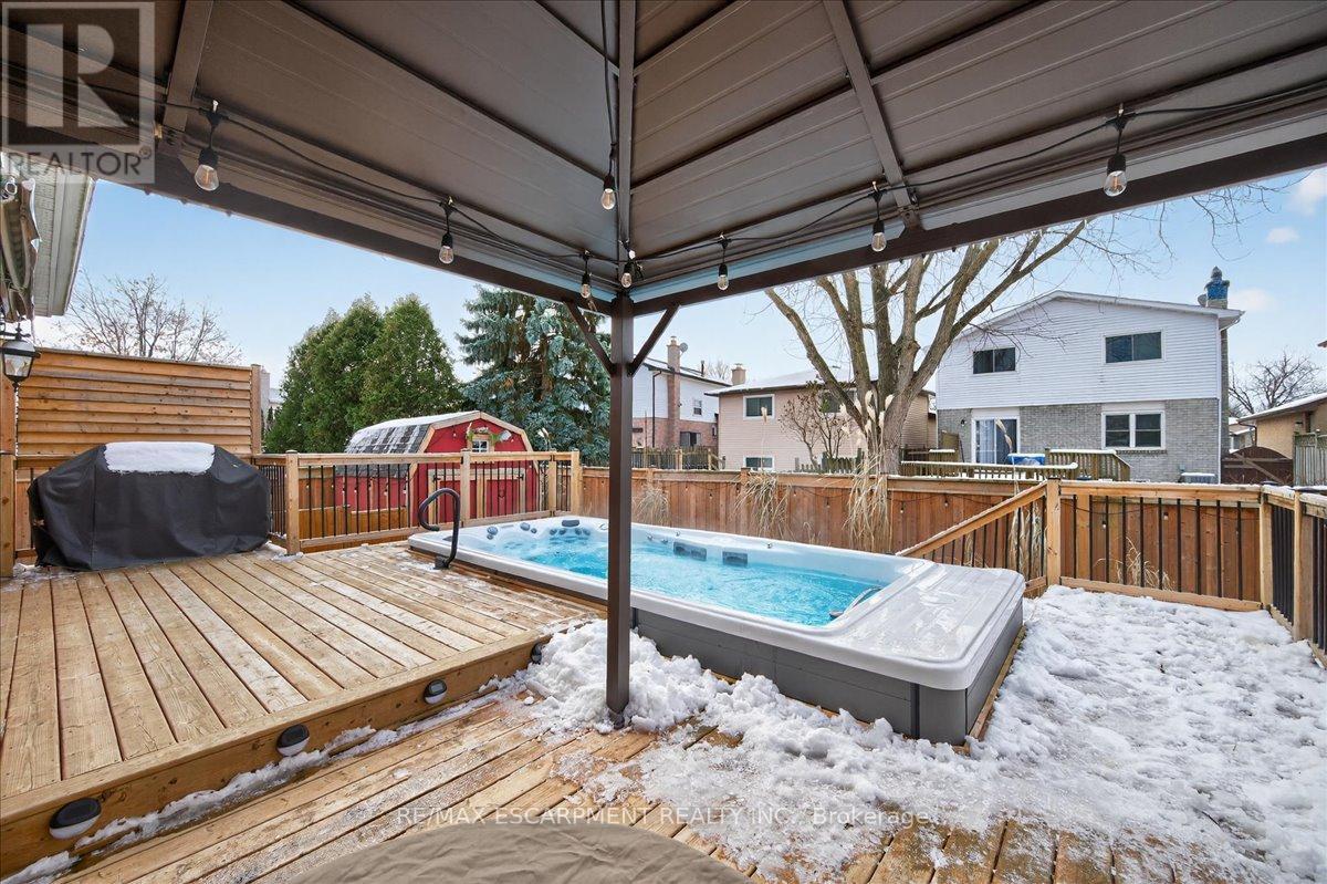 71 Royaledge Way, Hamilton, ON - Outdoor With Above Ground Pool With Deck Patio Veranda With Exterior